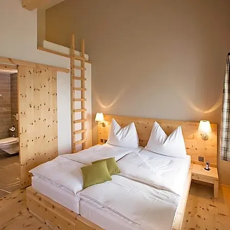 Hotel Romantik Muottas Muragl 3*